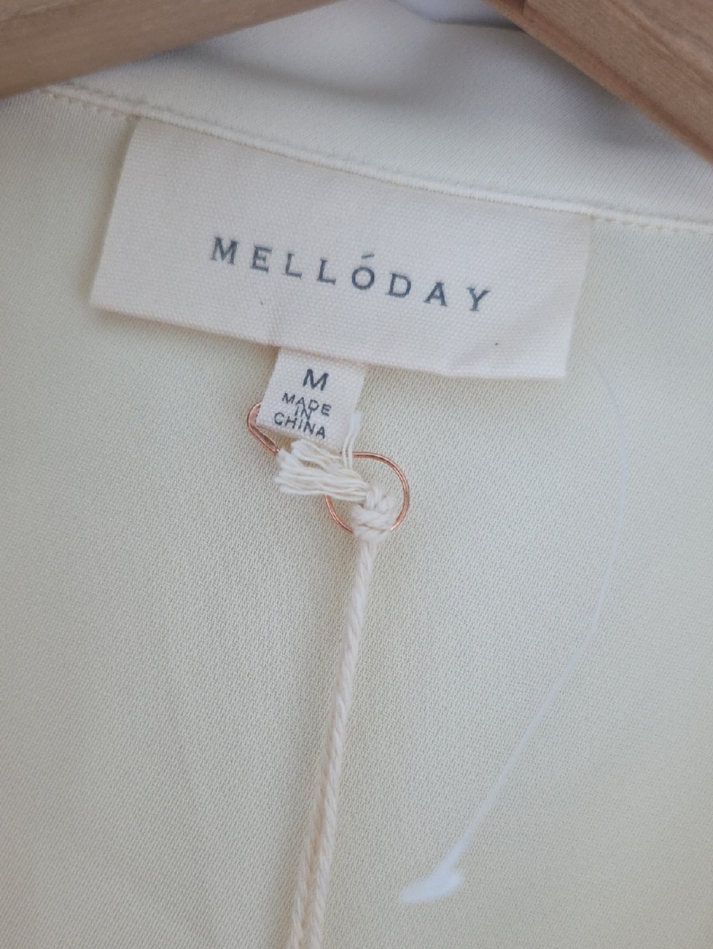NWT...Melloday Cream Short Sleeve V-Neck Blouse - Picture 2 of 8